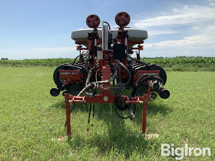 2012-case-ih-1250-image-2