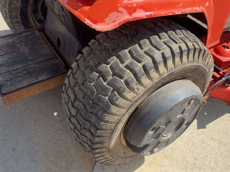ariens-s14g-lawn-tractor-image-6