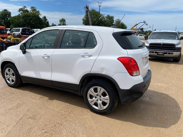 #22411-•-2016-chevrolet-trax-image-4