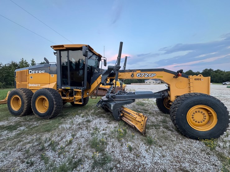 2018-john-deere-672-image-4