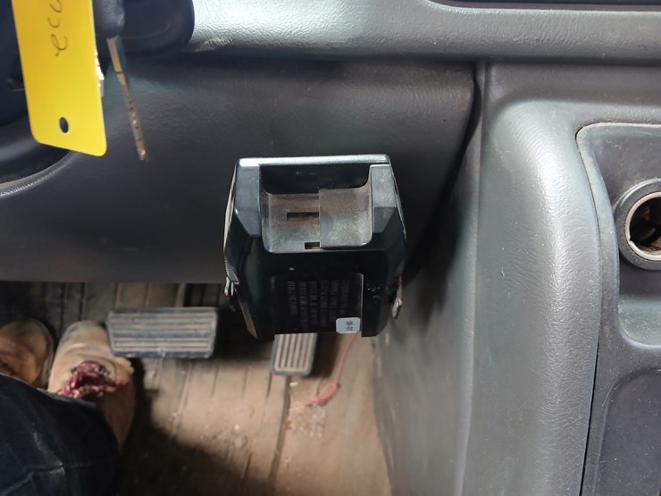 2005-chevrolet-silverado-image-44