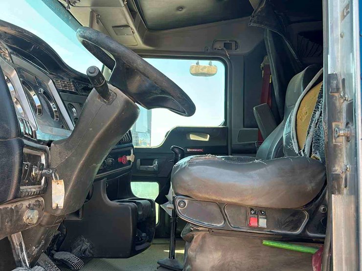 kenworth-t600-image-9