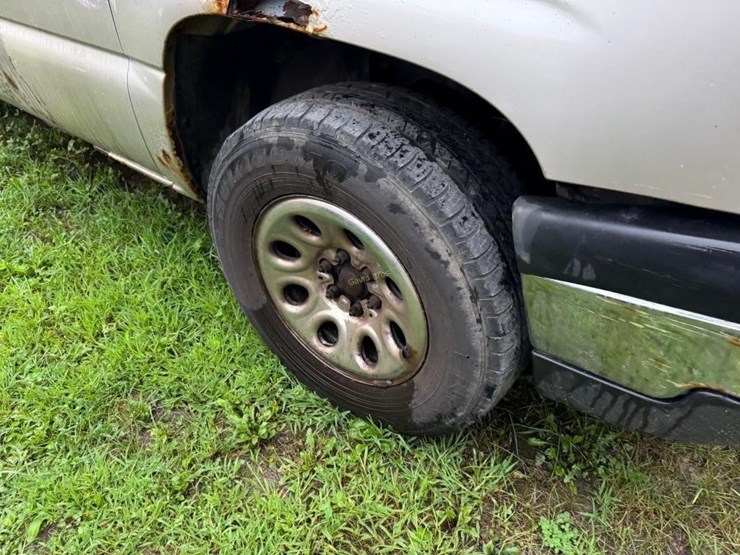 2006-chevy-silverado-1500-ls-truck-image-5
