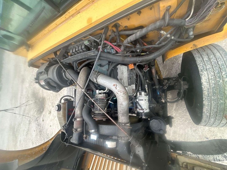2004-ic-corporation-3000ic-school-bus-image-10