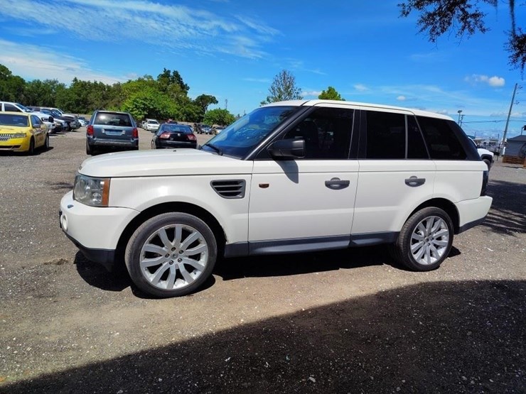 2008-land-rove-range-rover-sp-runs/moves-hse-image-3