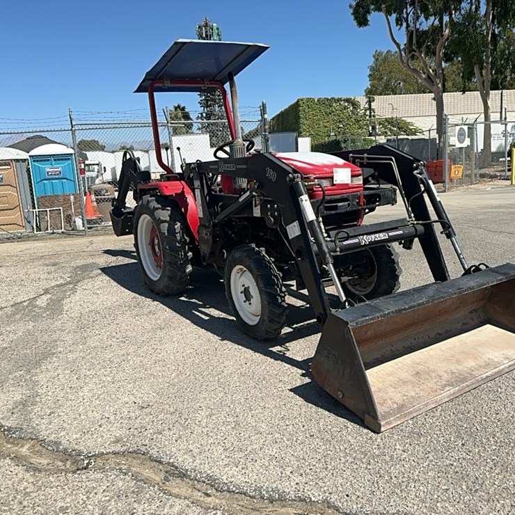 LOT#- - KOYKER JM 284 SKID STEER LOADER TRACTOR