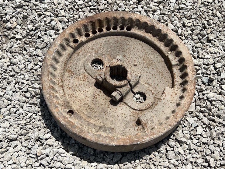 john-deere-model-g-flywheel-image-6