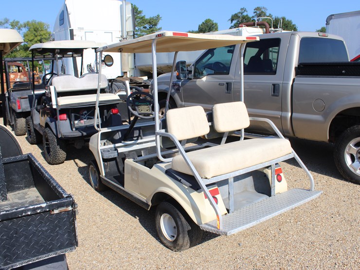 #23038-•-club-car-golf-cart,-gas-powered-|-parts-or-repair-image-3