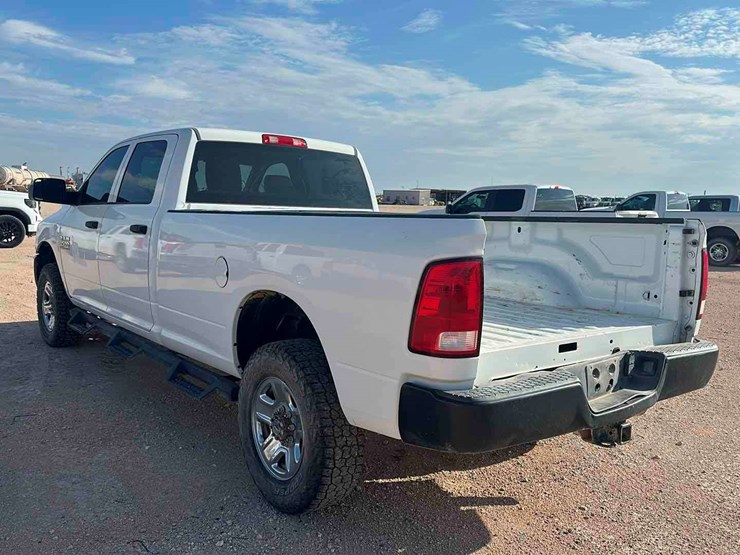 2018-dodge-ram-3500-image-6