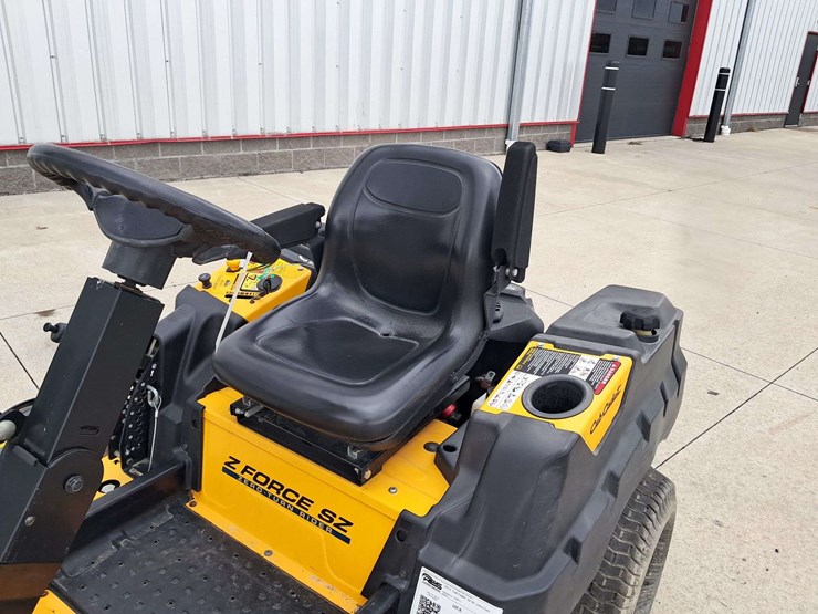2015-cub-cadet-60-image-11