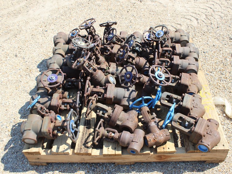 #81159-•-lot-of-heavy-duty-valves-image-3