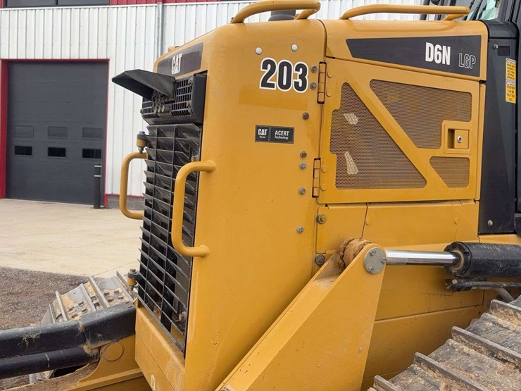 2013-cat-dgn-lgp-dozer-image-34
