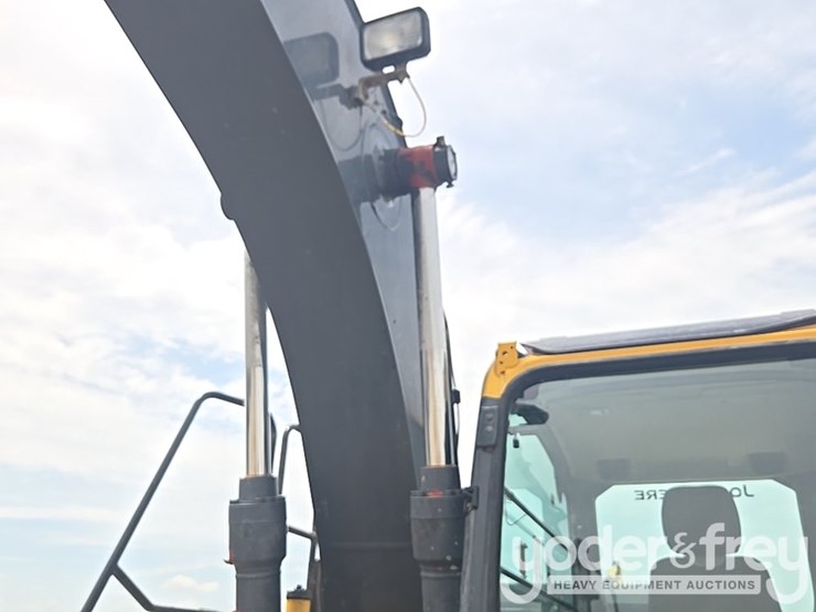 2022-deere-130g-image-46