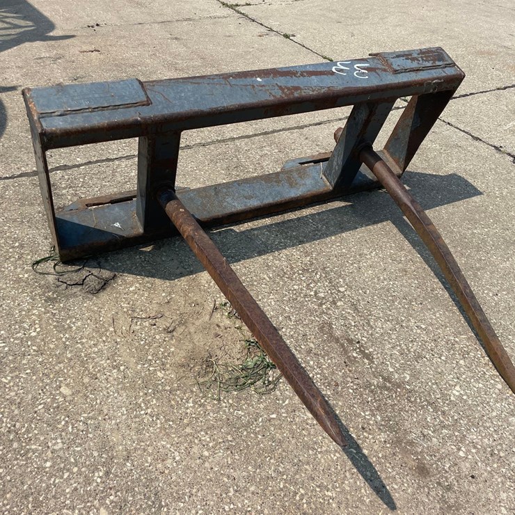 Skidloader 2 Prong Bale Spear