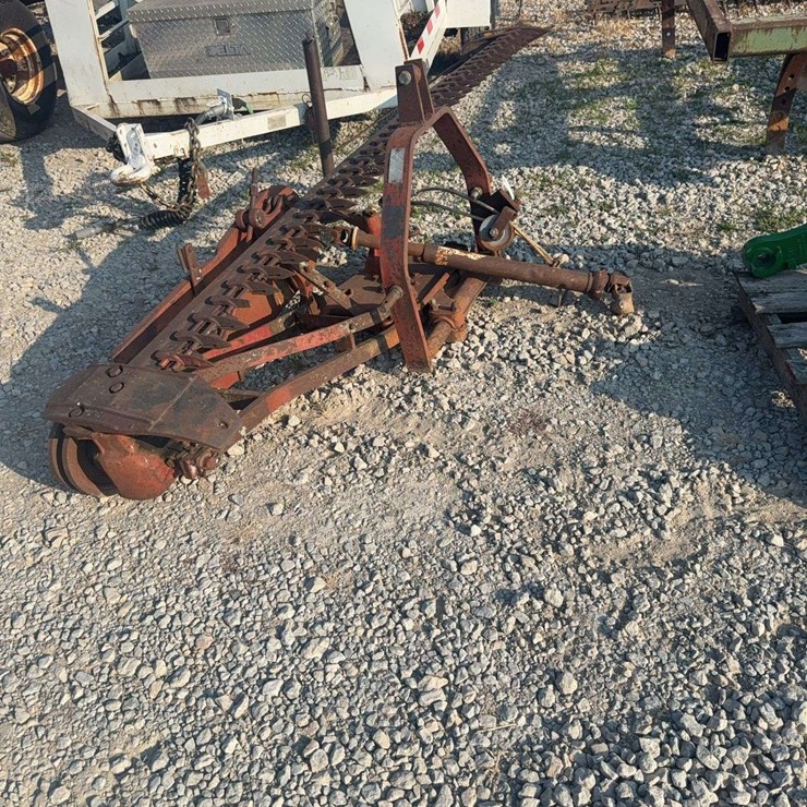 INTERNATIONAL 1300