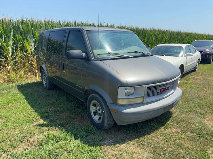2001-gmc-safari-image-2