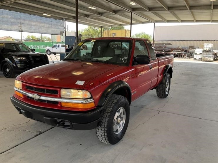 2001-chevrolet-s10-image-4