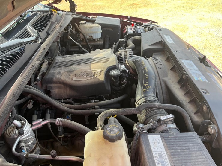 2003-gmc-2500-image-10
