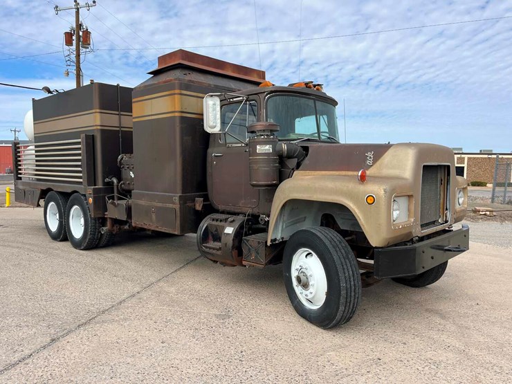 1982-mack-rd685s-image-2