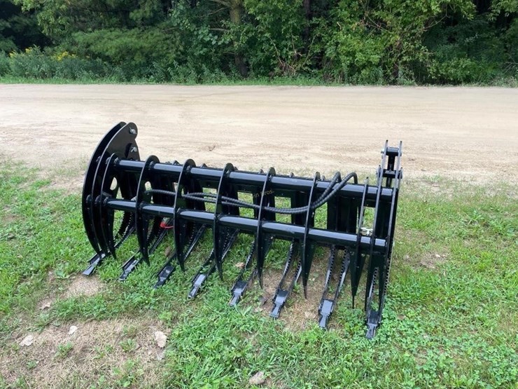 new-giyi-skidsteer-6'-log-grabber-image-1