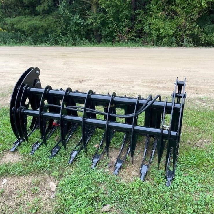 New Giyi Skidsteer 6' Log Grabber