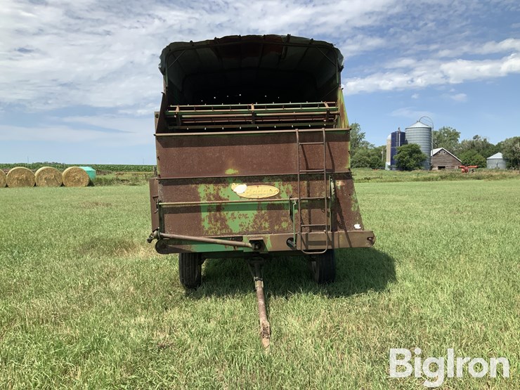 badger-t950-silage-wagon-image-2