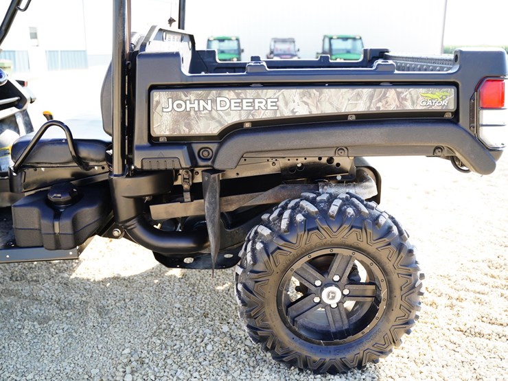 2017-john-deere-gator-xuv-825i-image-20