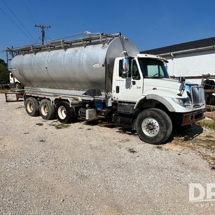 2006 INTERNATIONAL 7600
