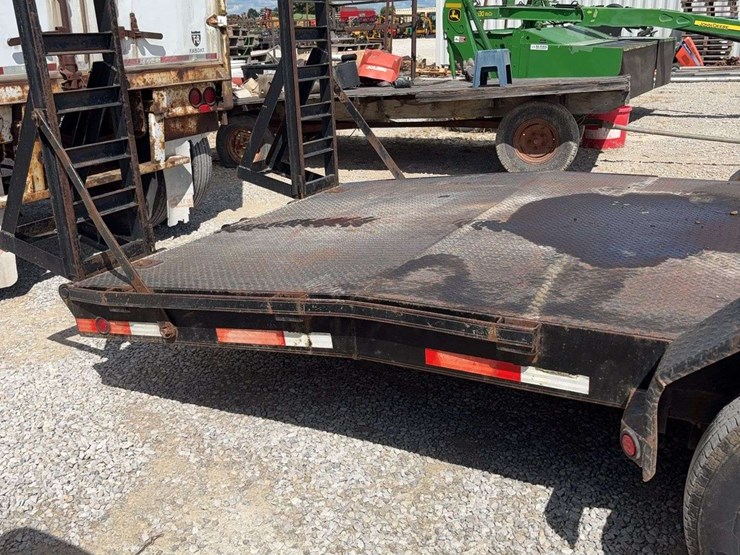 gooseneck-tandem-axle-trailer-with-ramps-image-13