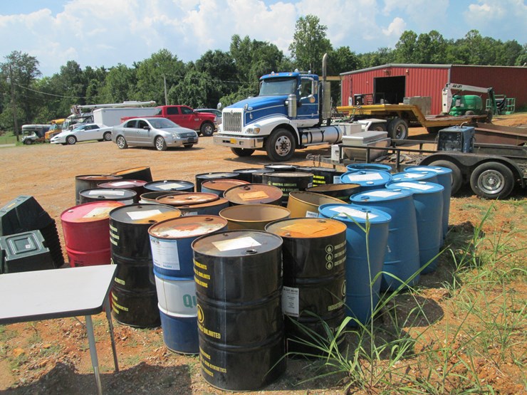 #93-•-#26844-•-lot-of-steel-&-plastic-drums-image-4