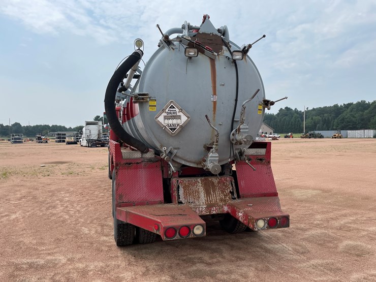 #4728-•-1995-mack-tri-axle-water-tank-truck-(has-wi-title)-image-13