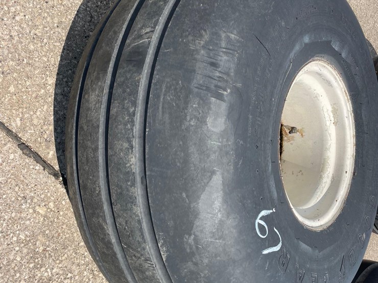3-goodyear-21.5l-16-wagon-tires-image-13