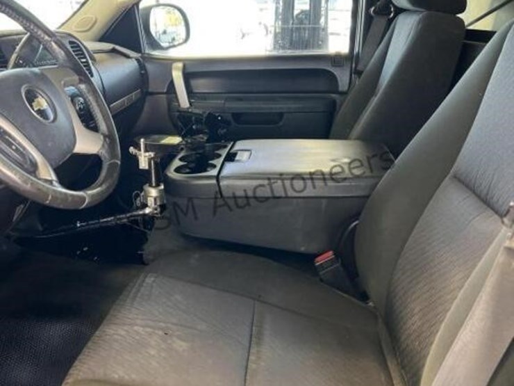 2013-chevrolet-silverado-1500-image-22