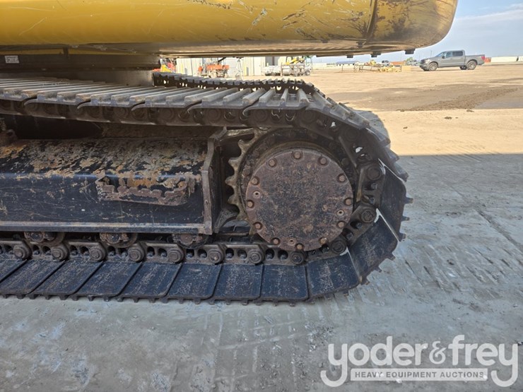 2022-deere-130g-image-18