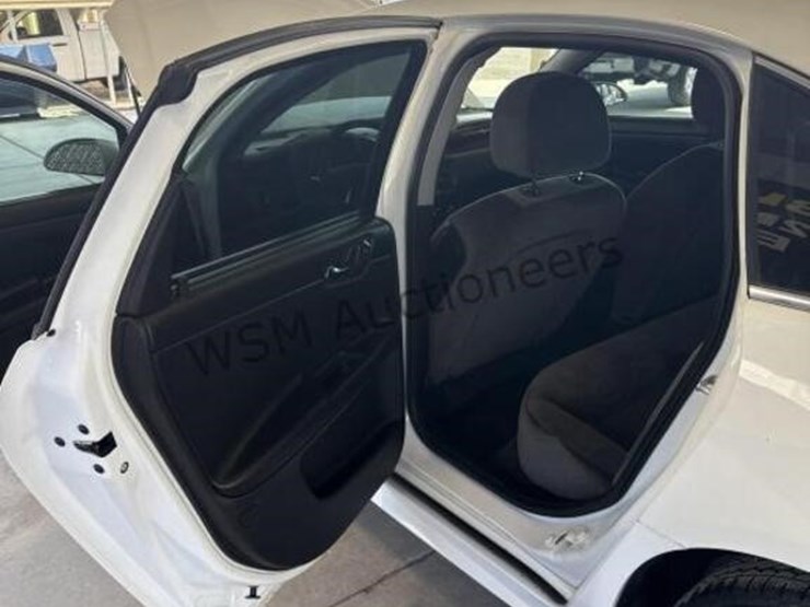 2016-chevrolet-impala-ls-sdn-image-24