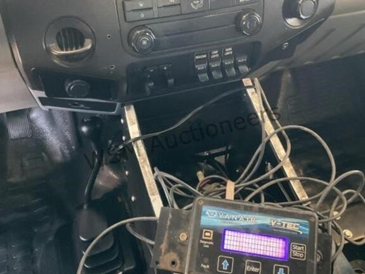 2016-ford-f550-image-25