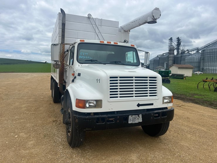international-4900-image-12