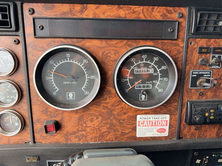 2001-kenworth-t300-image-52