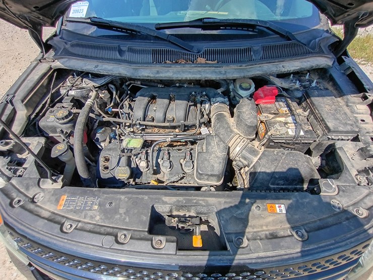 2014-ford-explorer-image-18