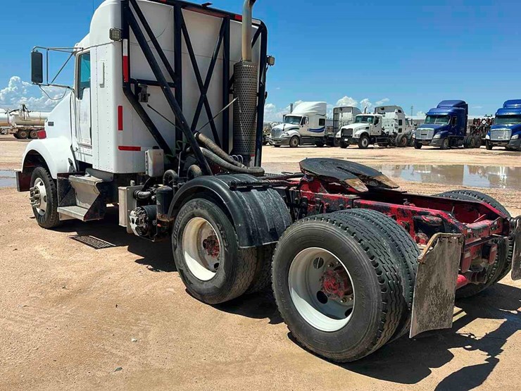 2005-kenworth-t800-image-5