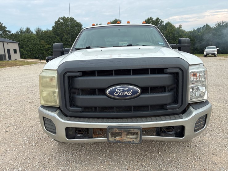 2011-ford-f350-image-2