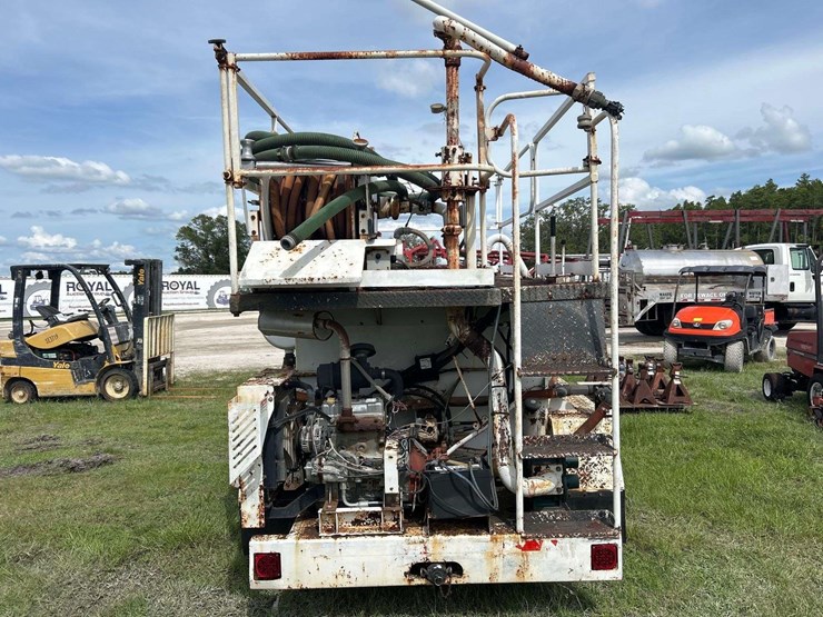kinkaid-1200-ls-ph-towable-hydroseeder-image-13