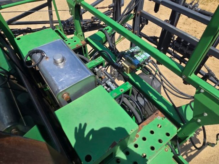 2005-john-deere-6700-image-13