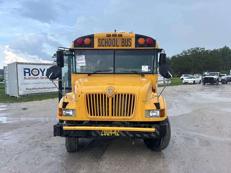 2004-ic-corporation-3000ic-school-bus-image-23