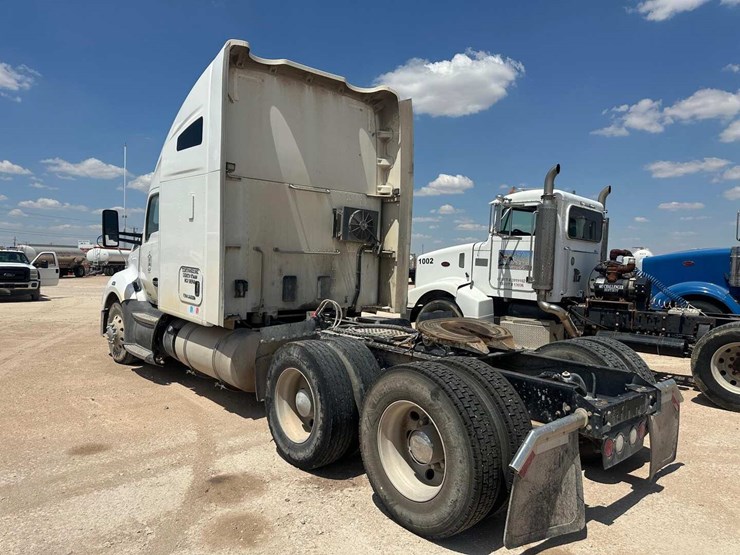 2015-kenworth-t680-image-4