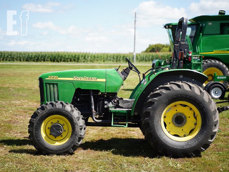 2004-john-deere-5220-image-7