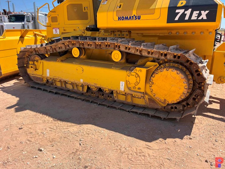 2023-komatsu-d71ex-24-crawler-dozer-image-7