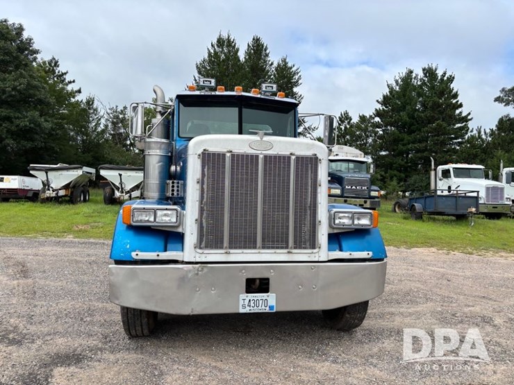 2002-peterbilt-379-image-18