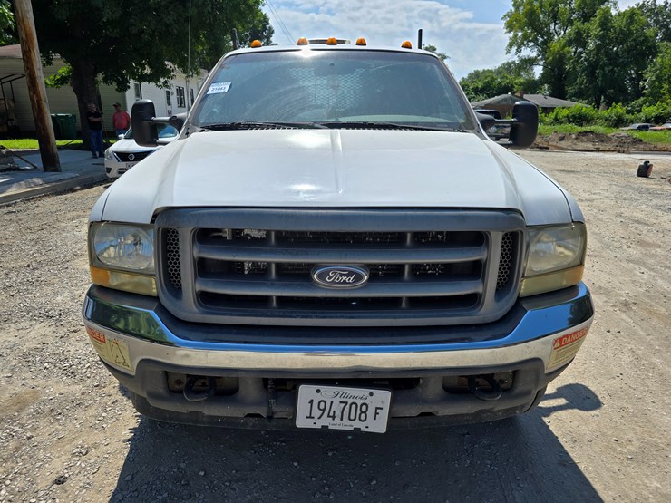 2004-ford-f550-image-35