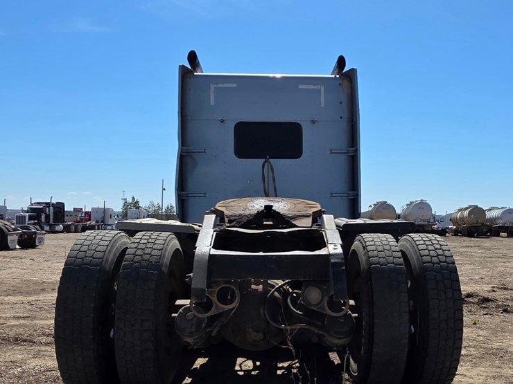 2007-peterbilt-379-image-18